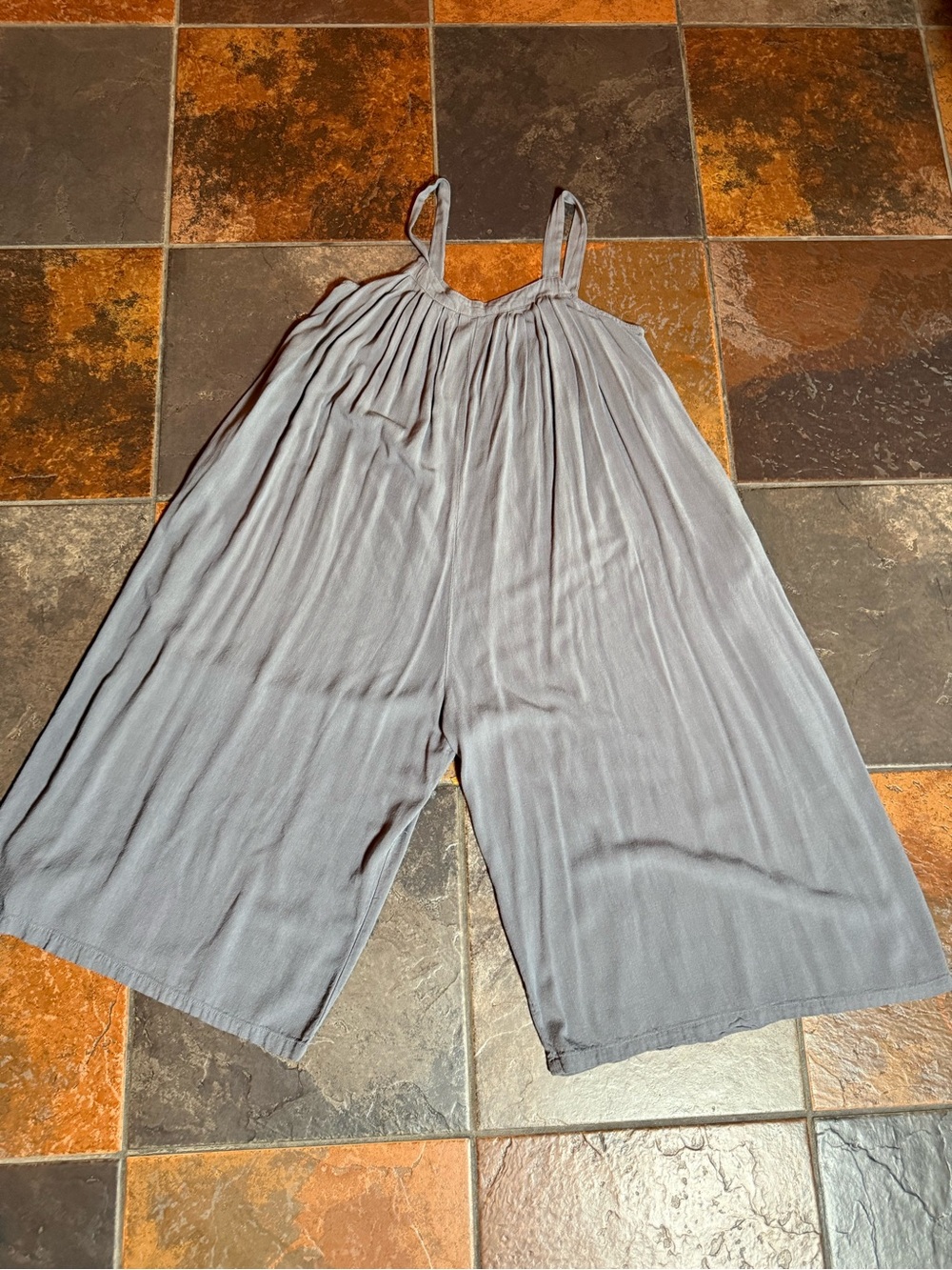 Light Gray Wide-Leg Jumpsuit with Spaghetti Straps